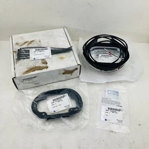 Brand New 2022-2023 Chevrolet Bolt EUV Illuminated Charging Port OEM GM 42721897 - Picture 1 of 6