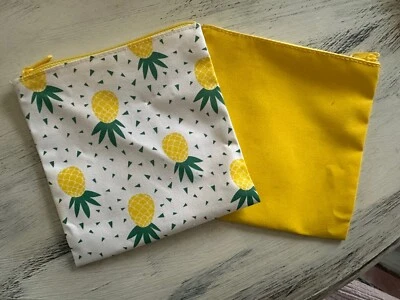 Reusable 6x6 yellow and white pineapple lunch bags set of 2 Foto 1 de 4