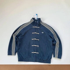Adidas China Exclusive Year of the Snake Trainingsjacke Navy Unisex Größe L Neu - Bild 1 von 9