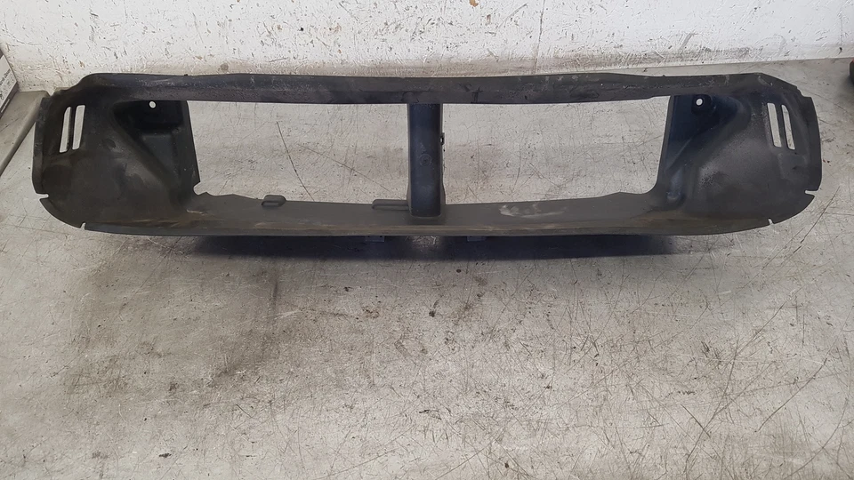 VOLVO V40 2012-2016 Guía De Aire Delantera 31323465 - Imagen 1 de 3