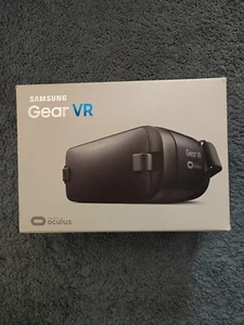 Samsung Gear VR powered by Oculus SM-R323 VR Headset and Controller - Picture 1 of 5