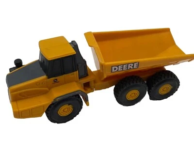 Ertl John Deere Articulated Dump Truck 5” Toy 6 Wheels Yellow Dirt Hauler - Image 1 of 4