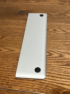 MacBook (13 cali, aluminium, koniec 2008 roku) Dolna pokrywa baterii 607-3885-13 - Zdjęcie 1 z 7