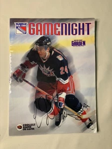 Revista New York Rangers 1997-98 Game Night Madison Square Garden con firmas - Imagen 1 de 5