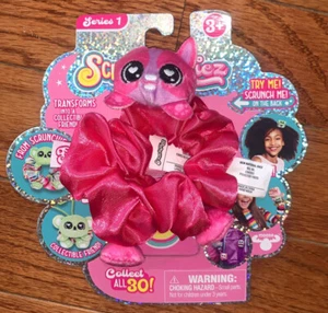 Scrunchmiez Juniper  Pink Shimmer Cat Scrunchy Backpack Clip Toy Series 1 - Picture 1 of 2