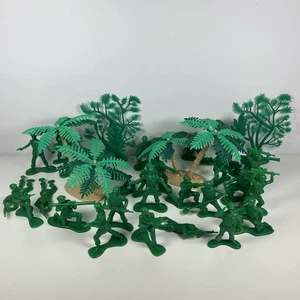 Disney Pixar Toy Story Green 20+ Soldiers Thinkway Toys Figures Bundle + Trees - Picture 1 of 9
