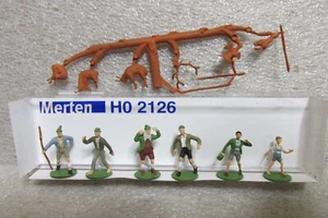 NEW HO SCALE MERTEN #2126 HUNTERS CARRYING KILLED GAME - Picture 1 of 1