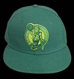 Cappello Boston Celtics verde aderente monocamo felpato nuova epoca NBA ricamato taglia 7 - Foto 1 di 10