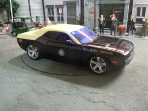Florida Highway Patrol 1/18 scale Dodge Challenger with lights. - Picture 1 of 4