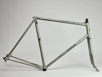 Cuadro de bicicleta de acero plateado Motobecane Le Champion tubo Reynold 59 cm Foto 1 de 4