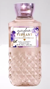 1 PACK GEL DE DUCHA VIBRANTE GINGHAM BATH & BODY WORKS CON KARITÉ Y VITAMINA E 10 OZ - Imagen 1 de 2