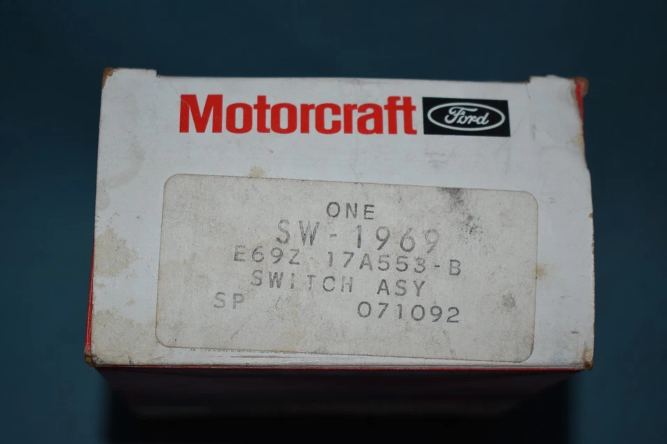 Interruptor lavadora parabrisas Motorcraft SW1969 86-94 Ford Aerostar E69Z-17A553-B Nuevo de Lote Antiguo Foto 1 de 1