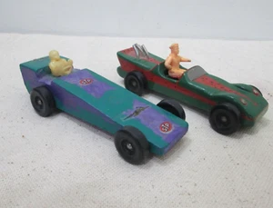 2 Vintage Pinewood Derby Race Cars w/Plastic Driver Figurines - Picture 1 of 7