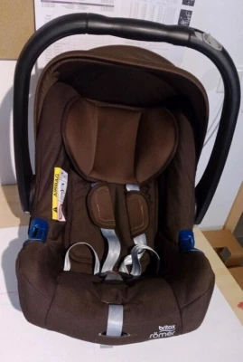 Baby Safe Plus² mit Isofix-Station, Britax Römer, Braun - Bild 1 von 4