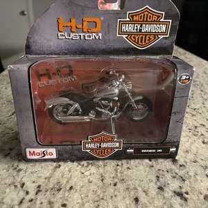 Maisto Motorcycles 1:18 Harley-Davidson Series 36 2002 FXSTB Night Train Neu in OVP - Bild 1 von 6
