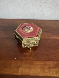 Vintage Wind Up Alloy Musical Box Works Brass Red Velvet Lined Charm Box Estate - Picture 1 of 5
