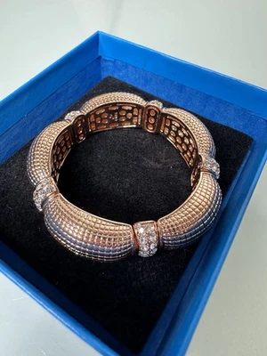 Pulsera Joan Boyce oro rosa con cristal. Nuevo Foto 1 de 4