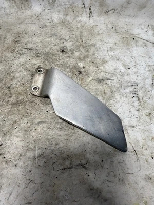 Protetor de calcanhar 1992 Yamaha FZR600 FABRICANTE DE EQUIPAMENTO ORIGINAL - Imagem 1 de 2