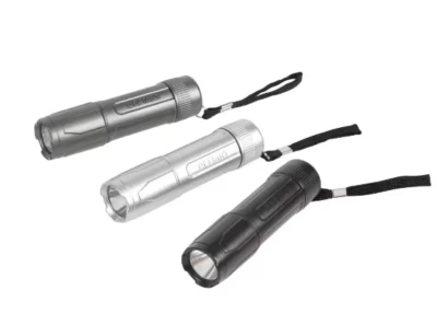 Linternas de plástico Defiant 200 lúmenes (paquete de 3) Foto 1 de 4