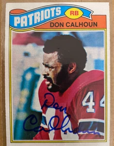 Tarjeta autografiada de los Patriotas de Nueva Inglaterra 1977 de Don Calhoun #518 - Imagen 1 de 1