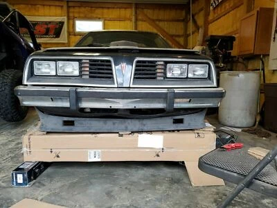 Presa de aire profundo con conductos de fibra de vidrio estilo xenón Chevrolet Monza SHOWCARS 75-80 Foto 1 de 4