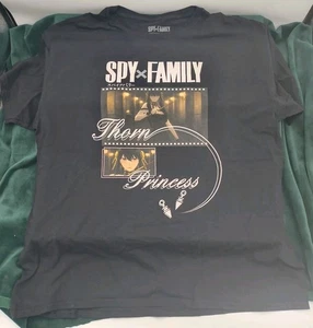 Spy x Family Thorn Princess Grafik T-Shirt XL Official Toho Crunchyroll - Bild 1 von 4