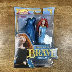 Figura de acción 2011 Disney Pixar Brave Merida muñeca MagiClip Fashions Mattel - nueva en caja - Imagen 1 de 4