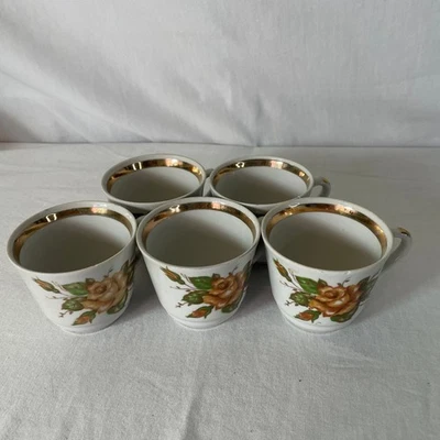 Juego de 5 tazas de té pequeñas vintage florales recortadas en oro Foto 1 de 4