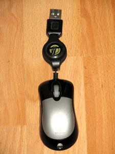 TARGUS - Mini ratón óptico - conector de cable retráctil - con funda - Imagen 1 de 2