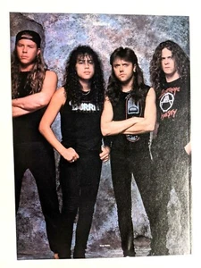 RECORTE DE PÓSTER PINUP DE PÁGINA COMPLETA METALLICA / JAMES HETFIELD / REVISTA DE BANDA (26) - Imagen 1 de 1