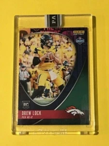 Drew Lock 2019 Panini Instant NFL Draft Night Denver Broncos GREEN 1/10 - Imagen 1 de 2