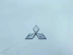 SCRITTA MITSUBISHI LOGO EMBLEMA SIGA BADGE FREGIO POSTERIORE ORIGINALE - Imagen 1 de 5