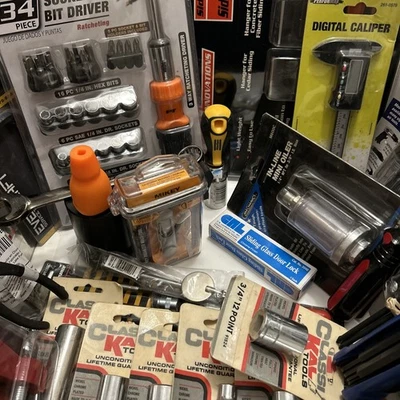 NUEVO Lote de herramientas subasta, varias herramientas de mano nuevas y otros artículos prácticos para subasta Foto 1 de 4