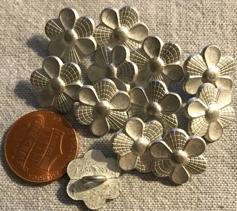 12 Matte Pale Silver Tone Metal Floral Flower Shank Buttons 5/8" 15MM Lot # 2858 - Image 1 of 1