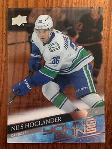2020-21 Upper Deck Series 2 Young Guns Acetate Nils Hoglander - Zdjęcie 1 z 3