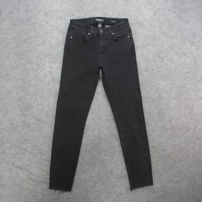 Pantalones de mezclilla Kenneth Cole para mujer 2 negros Jess ajustados tiro alto desgastados dobladillo crudo Foto 1 de 4