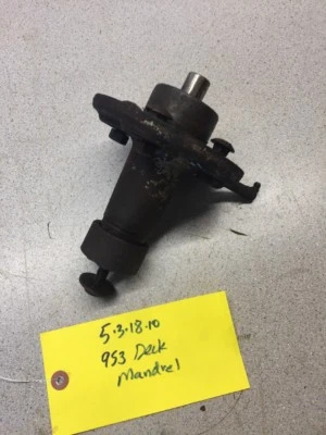 WHEEL HORSE 953 1054 SIDE SPINDLE 4 1/4" FROM DECK TO BLADE 6 1/2" TOTAL - Image 1 of 4