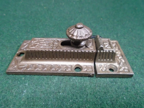 VINTAGE RHC 'WINDSOR' PATTERN CAST STEEL CABINET LATCH w/ KEEPER   (17325-5) Cover