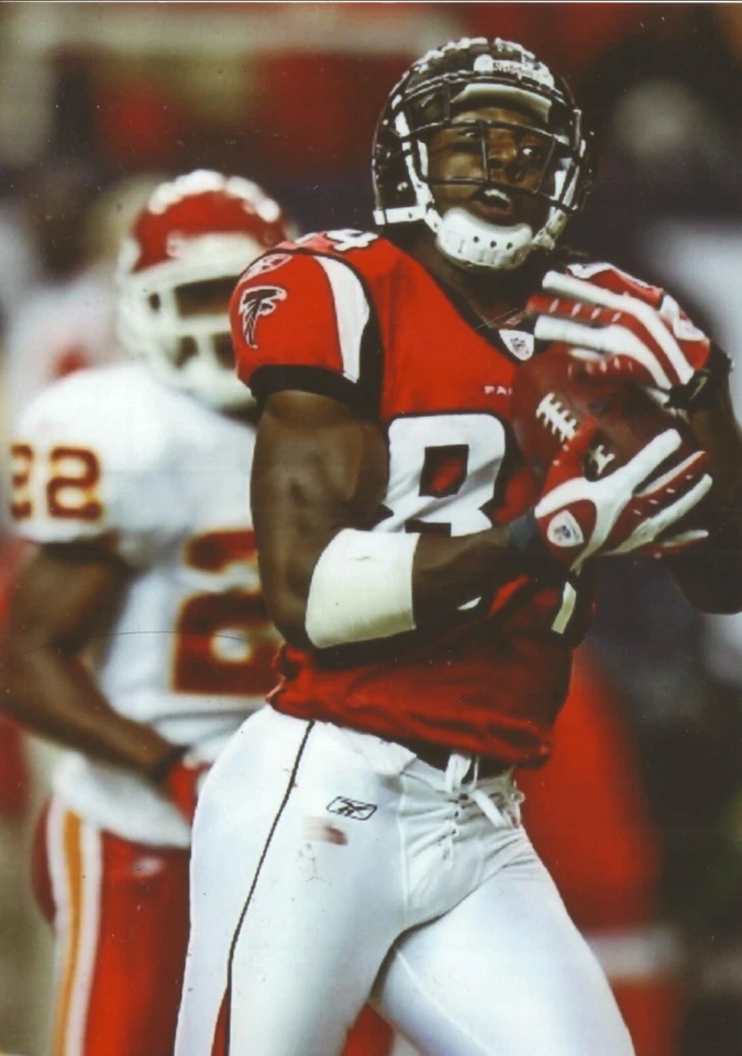 Roddy White--Atlanta Falcons--Glossy 5x7 Color Photo - Image 1 of 1