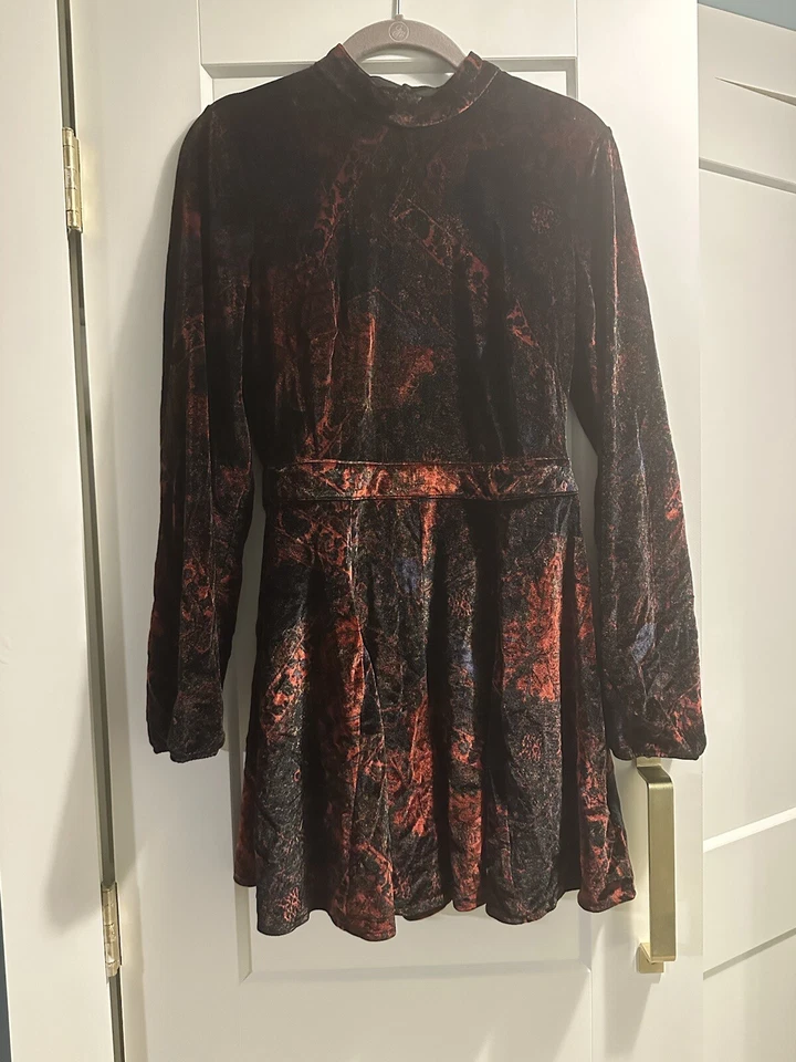 Mameluco Free People cuello alto terciopelo espalda abierta manga larga. Talla 6. Foto 1 de 4