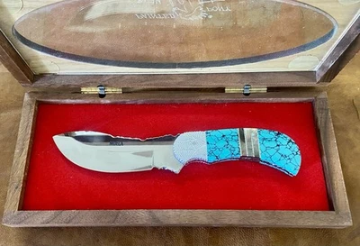 Poni pintado Michael Prater marca MUELA “PROTO” con caja turquesa y plata Foto 1 de 4