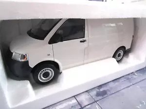 VW Volkswagen T5 Transporter 2003 Bus Van bianco white apribile Norev 1:18 - Foto 1 di 7