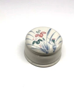 Beautiful Flowered Round Trinket Box Retro and Elegant Jewelry - Picture 1 of 3