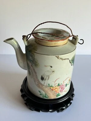  Tetera de porcelana china del siglo XIX   Foto 1 de 4