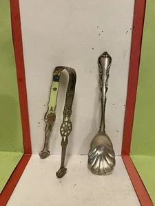 STERLING SILVER 1878 SUGAR TONGS BY CHARLES HARRIS, LONDON & 1918 SUGAR SPOON. - Foto 1 di 18