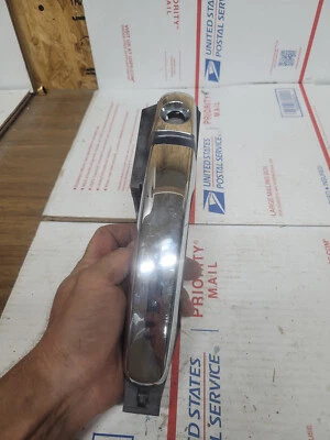 Chevrolet Traverse 2009-2017 manija de puerta exterior delantera izquierda lado del conductor OEM Foto 1 de 3