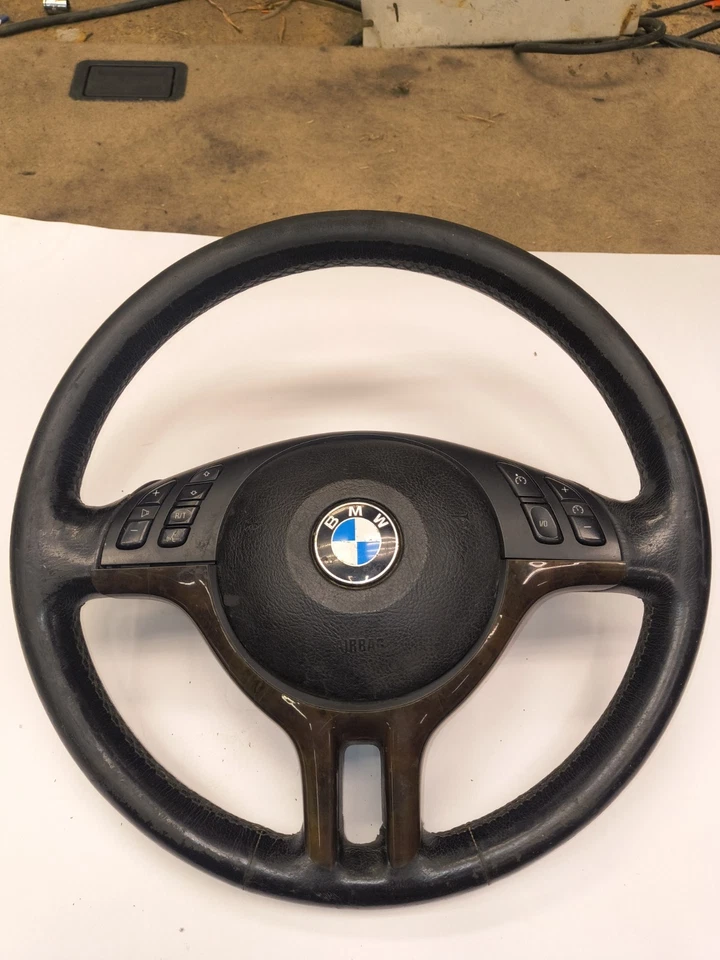 Volante BMW E53 X5 2000-2006 OEM con cubierta y controles Foto 1 de 4