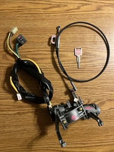 2001-2004 Chevrolet Tracker A/T Ignition Switch Lock Cylinder Cable Assembly - Picture 1 of 16
