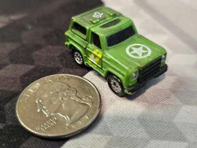 Camuflagem verde jipe militar Micro Machines - Imagem 1 de 4