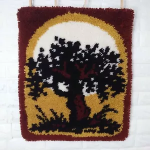 Latch Hook Rug Oak Tree Scene Vintage 70s Quality Handmade Finished Wall Hanging - Picture 1 of 10